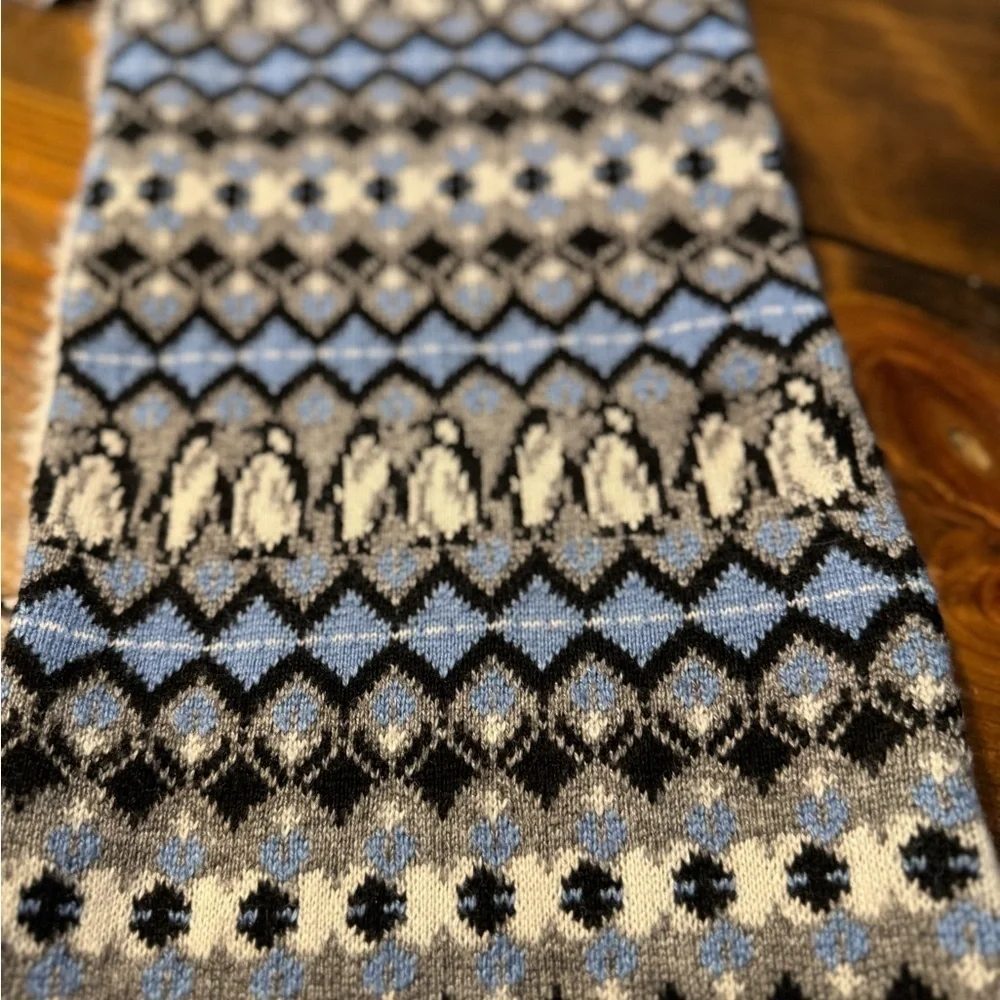 Vera Bradley Cozy Cowl Playful Penguins Intarsia Sherpa Lined Infinity Scarf